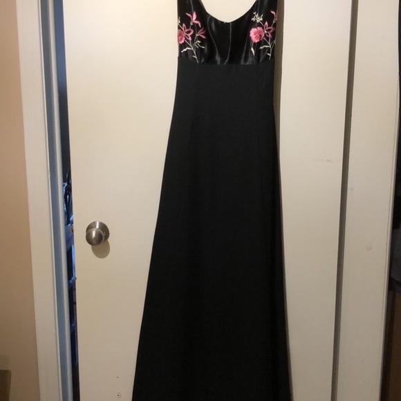 Robe soirée - Picture 1 of 1